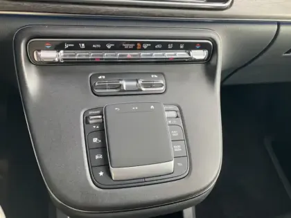 Photo 14 Mercedes CLA V 300 d AVANTGARDE Extra long 