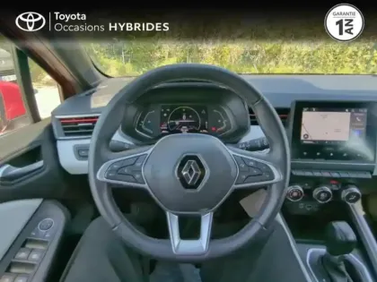 Photo 8 Renault Clio  1.6 E-Tech hybride 140ch Intens -21N