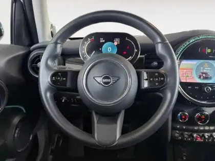 Photo 11 Mini Mini  5 Portes Cooper 136ch Edition Premium Plus BVA7