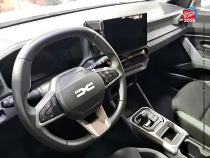 Photo 14 Dacia Duster  1.6 hybrid 140ch Extreme