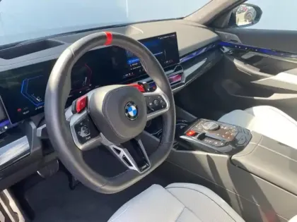 Photo 11 BMW Serie 5 M5 4.4 V8 PHEV 727ch (585+197)