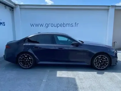 Photo 4 BMW Serie 5 M5 4.4 V8 PHEV 727ch (585+197)