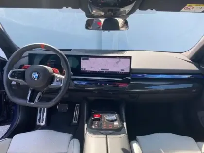 Photo 12 BMW Serie 5 M5 4.4 V8 PHEV 727ch (585+197)