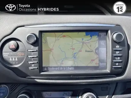 Photo 14 Toyota Yaris  100h France Business 5p RC18