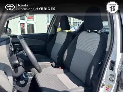 Photo 10 Toyota Yaris  100h France Business 5p RC18
