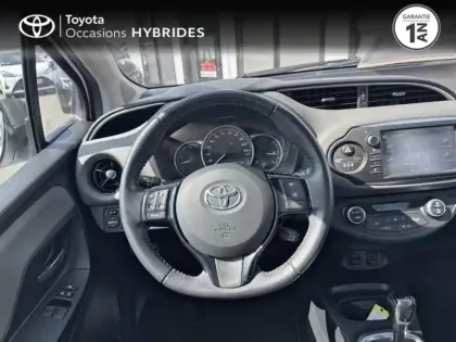 Photo 8 Toyota Yaris  100h France Business 5p RC18