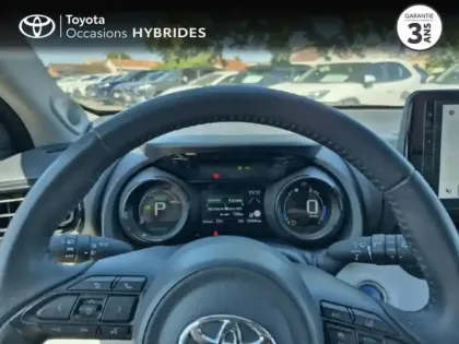 Photo 12 Toyota Yaris  116h Iconic 5p MY22