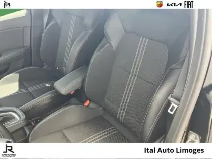 Photo 8 Renault Clio  1.6 E-Tech hybride 145ch Techno