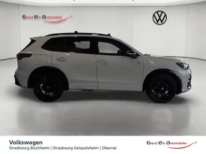 Photo 5 Volkswagen Tiguan  1.5 eTSI 150ch R-Line Edition DSG7