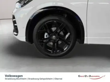 Photo 8 Volkswagen Tiguan  1.5 eTSI 150ch R-Line Edition DSG7