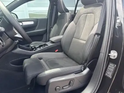 Photo 8 Volvo XC40  B3 163ch Black Edition DCT 7