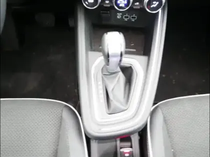 Photo 14 Renault Clio  1.6 E-Tech hybride 145ch Techno