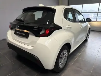 Photo 2 Toyota Yaris  116h Dynamic 5p MC24