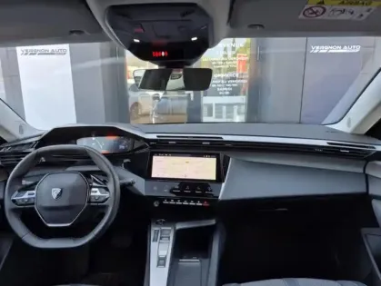 Photo 27 Peugeot 408 Hybrid 136 e-DCS6 ALLURE