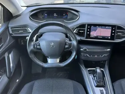 Photo 17 Peugeot 308 II PureTech 130 S&S EAT8 STYLE
