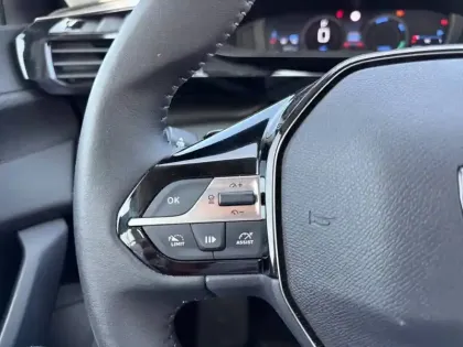Photo 14 Peugeot 308  Hybrid 145 e-DCS6