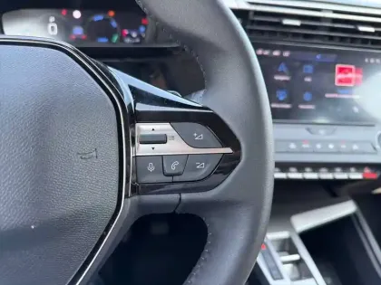 Photo 17 Peugeot 308  Hybrid 145 e-DCS6