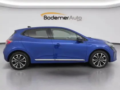 Photo 395 Renault Clio  E-Tech full hybrid 145