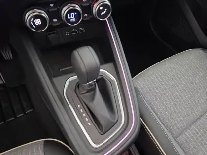 Photo 80 Renault Clio  E-Tech full hybrid 145