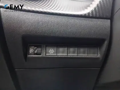 Photo 19 Peugeot 2008  PureTech 100 S&S BVM6