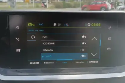 Photo 16 Peugeot 208  Electrique 50 kWh 136ch
