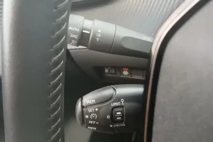 Photo 30 Peugeot 208  Electrique 50 kWh 136ch