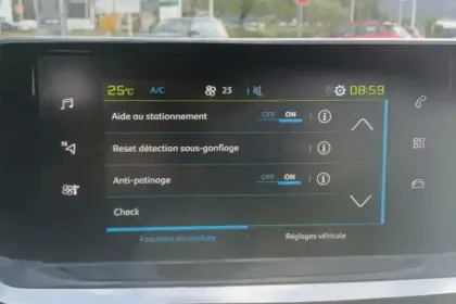 Photo 23 Peugeot 208  Electrique 50 kWh 136ch