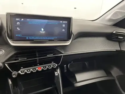 Photo 27 Peugeot 208  PureTech 100 S&S BVM6