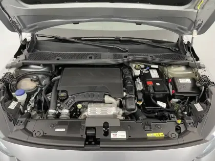 Photo 20 Peugeot 208  PureTech 100 S&S BVM6