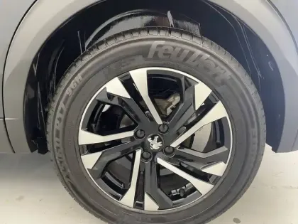 Photo 15 Peugeot 2008  PureTech 130 S&S EAT8