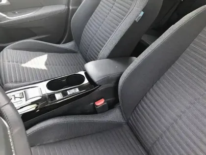 Photo 17 Peugeot 2008  PureTech 130 S&S EAT8