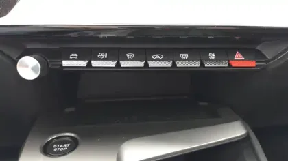 Photo 34 Peugeot 308  Hybrid 145 e-DCS6