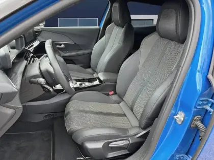 Photo 13 Peugeot 2008  Electrique 136 ch