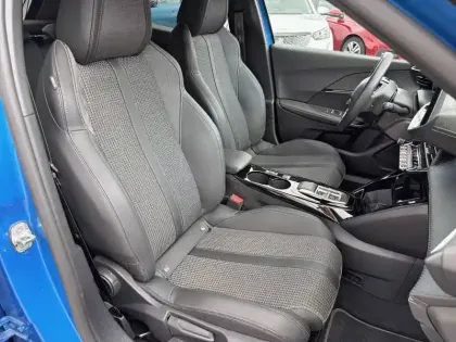 Photo 47 Peugeot 2008  Electrique 136 ch