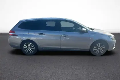 Photo 6 Peugeot 308  SW PureTech 130ch S&S EAT8