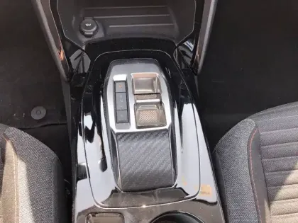 Photo 13 Peugeot 208  Electrique 50 kWh 136ch