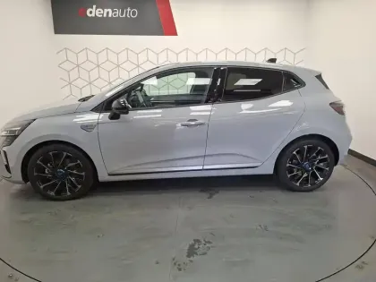 Photo 6 Renault Clio  E-Tech full hybrid 145 ch GSR2