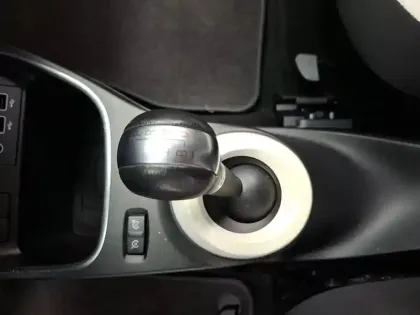 Photo 14 Renault Twingo  III Achat Intégral - 21