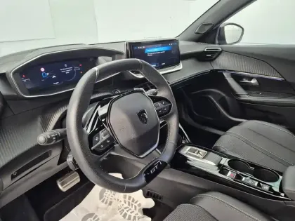 Photo 11 Peugeot 2008  Hybrid 136 e-DCS6