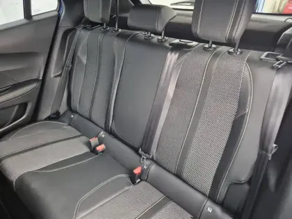 Photo 9 Peugeot 2008  Hybrid 136 e-DCS6