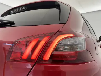 Photo 24 Peugeot 308  PureTech 130ch S&S EAT8