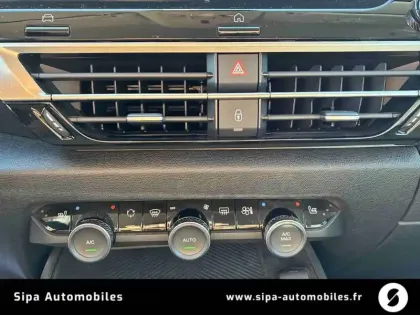 Photo 15 Citroën C4 e- 136 ch Automatique
