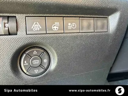 Photo 21 Citroën C4 e- 136 ch Automatique