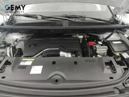 Photo 17 Peugeot 5008  Hybrid 145 ch e-DCS6