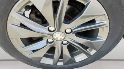 Photo 5 Peugeot 208  Electrique 50 kWh 136ch
