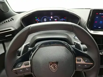 Photo 16 Peugeot 2008  PureTech 130 S&S EAT8