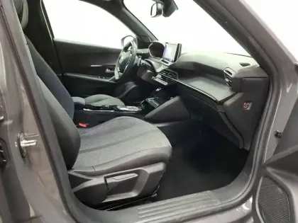 Photo 31 Peugeot 2008  PureTech 130 S&S EAT8