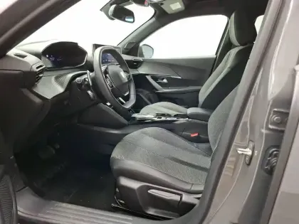 Photo 13 Peugeot 2008  PureTech 130 S&S EAT8