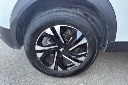 Photo 10 Peugeot 2008  PureTech 130 S&S EAT8