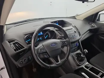 Photo 196 Ford Kuga  1.5 EcoBoost 120 S&S 4x2